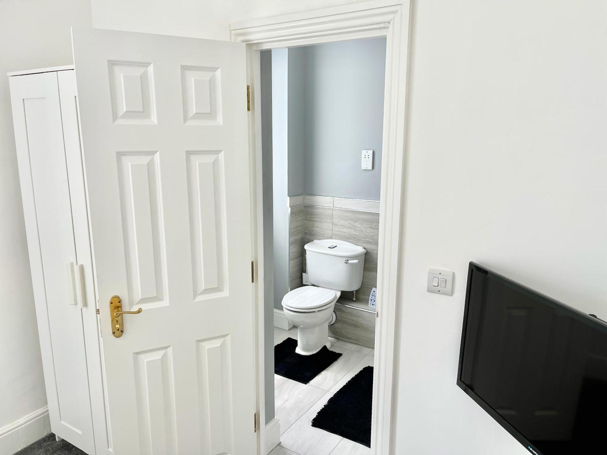 St Andrews Apartments Maidstone Exterior photo